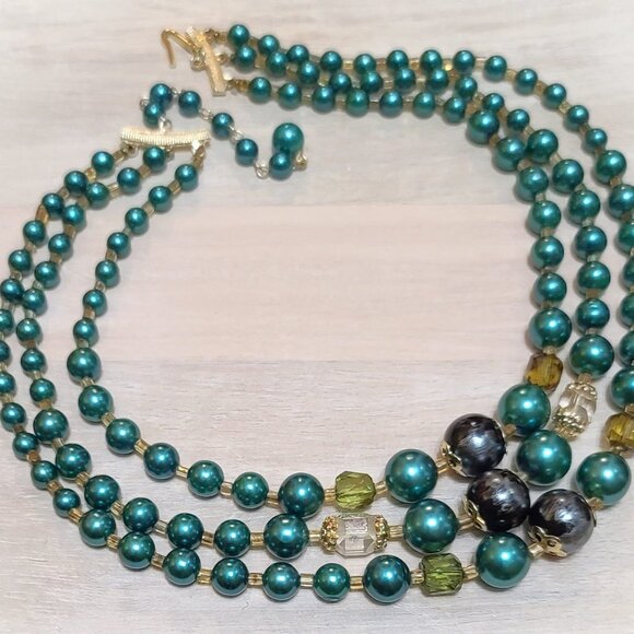 Evergreen green and crystals 3 strand choker vintage necklace - Picture 3 of 4